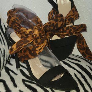 SHE&IN KX-035 SIZE: 7.5 US / 38 EUR BLACK / ANIMAL PRINT HEELS